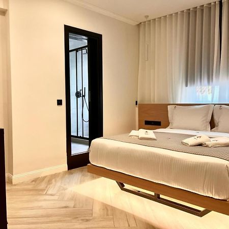 Triple A - Chic & Elegant By The Market - Free Parking! Athena Bagian luar foto